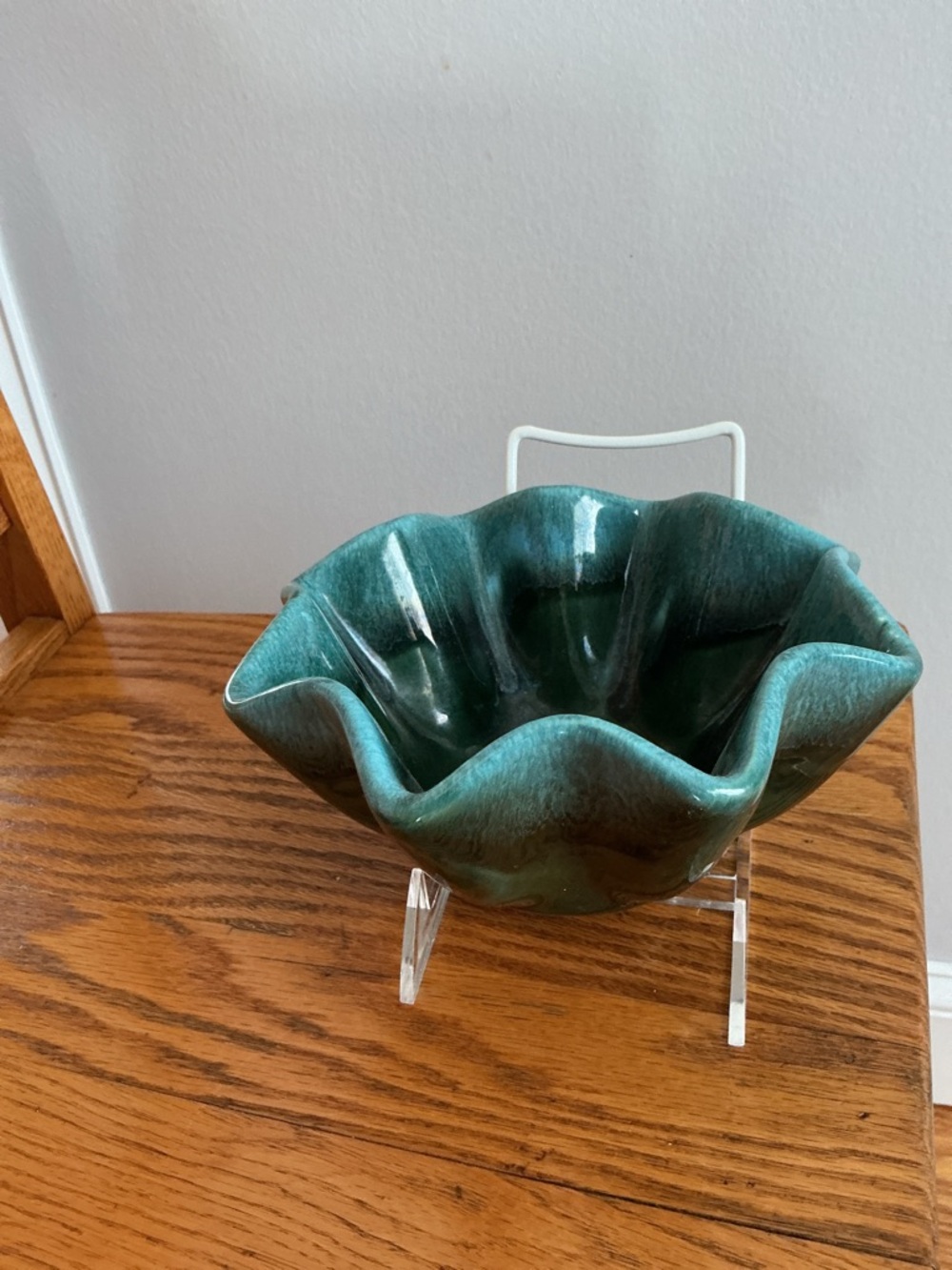 Vintage Hull Pottery B6 bowl
 Green Glazed Star-Shaped Ceramic Bowl